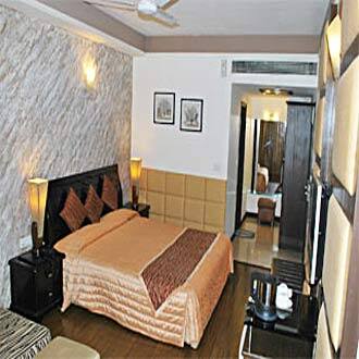 Hotel Oyster - City Centre Sector 17, Chandigarh 5
